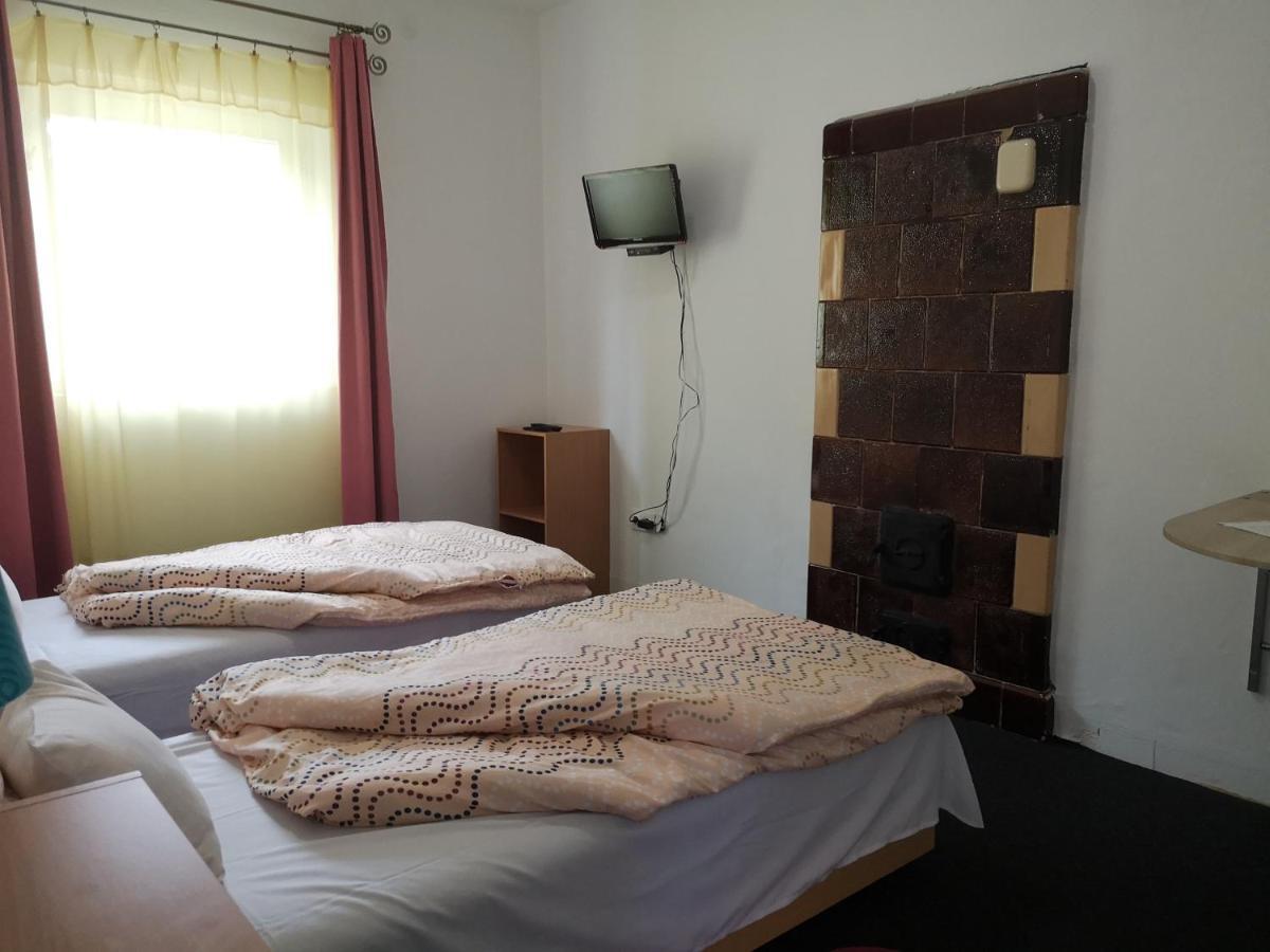 Vendégház Kalocsa Esterno foto